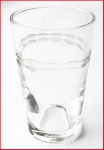 Schnapsglas - helles Glas mit geschliffenen Mustern
